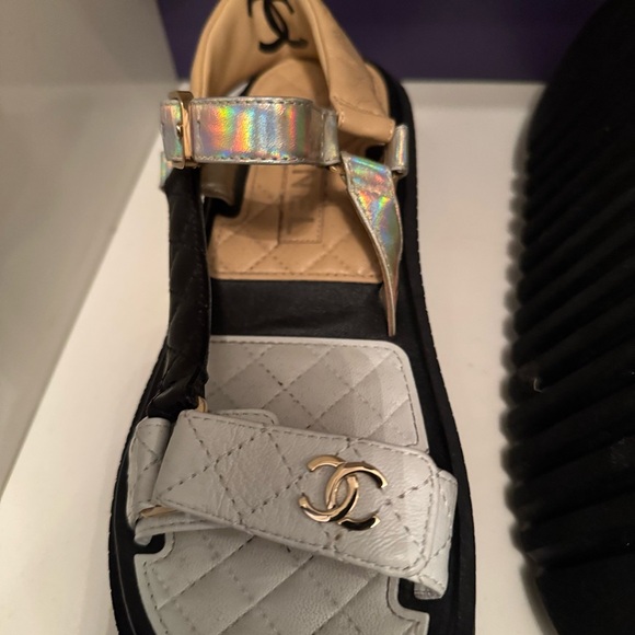 Chanel Sandals size 38 barely worn - Picture 3 of 3